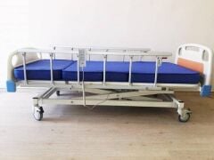 Kiralık 3 Motorlu Asansörlü Hasta Yatağı Tabanca Korkuluklu